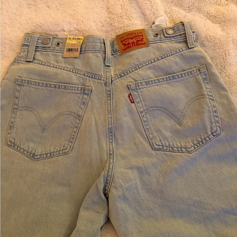 LEVI’S NWT HIGH WAISTED CINCH BAGGY Jeans in Light Blue - Picture 3 of 6